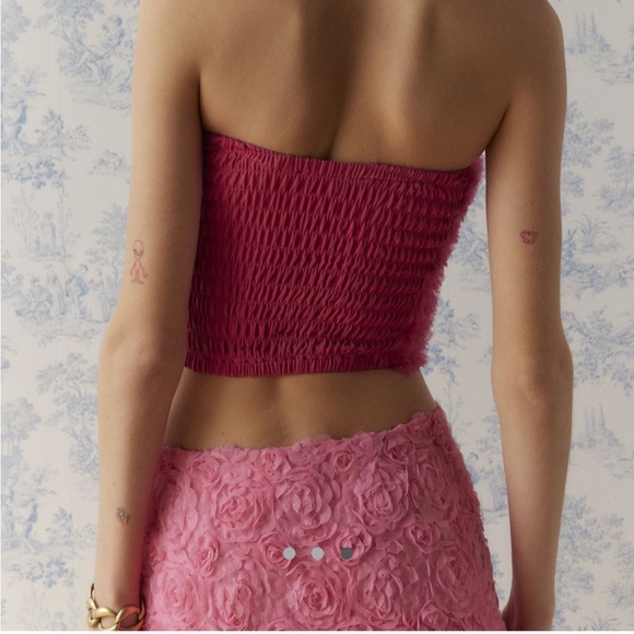 NWT Urban Outfitters pink ruffled cropped tube top - Picture 8 of 8